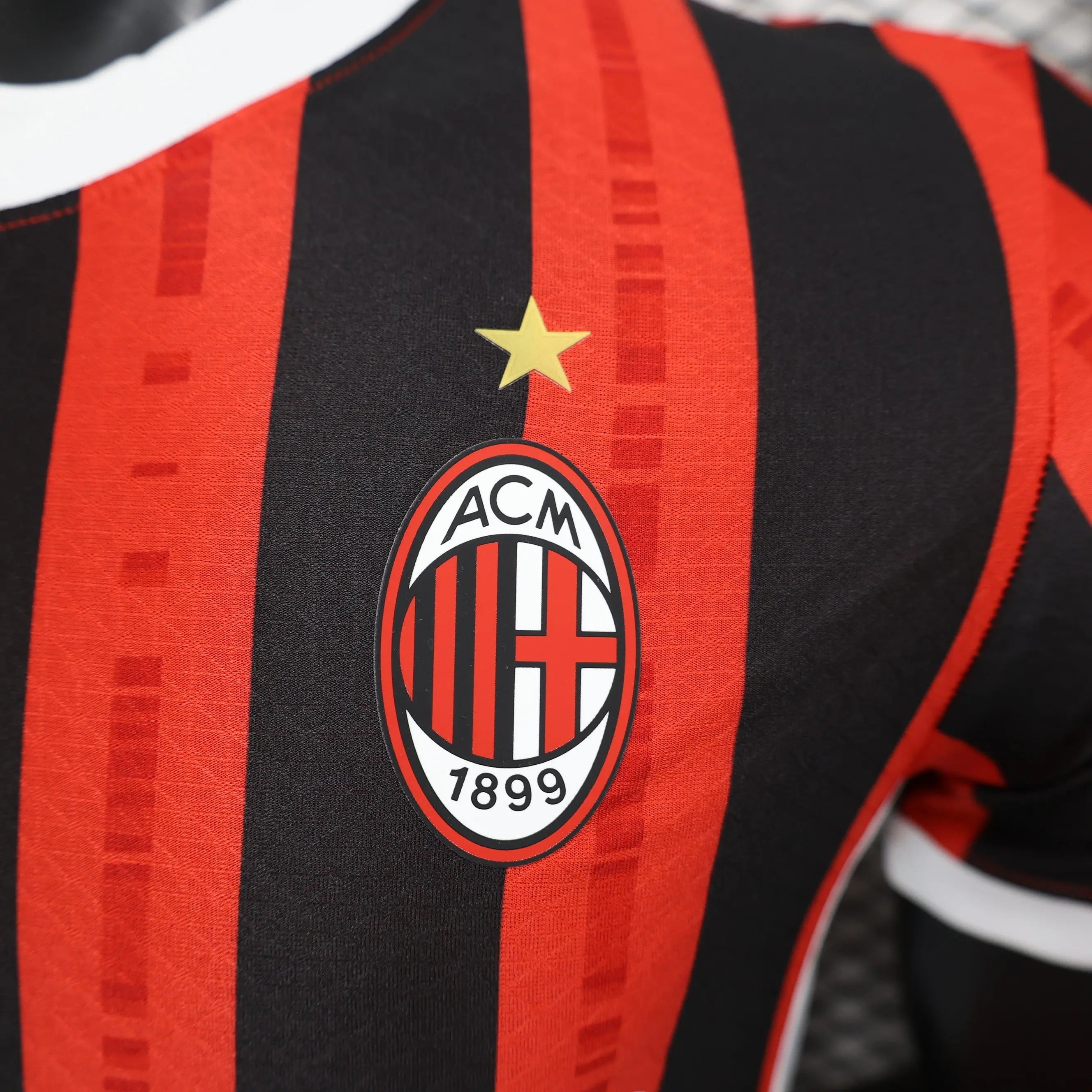 MAILLOT AC MILAN DOMICILE 2024/2025 Onze Maillots