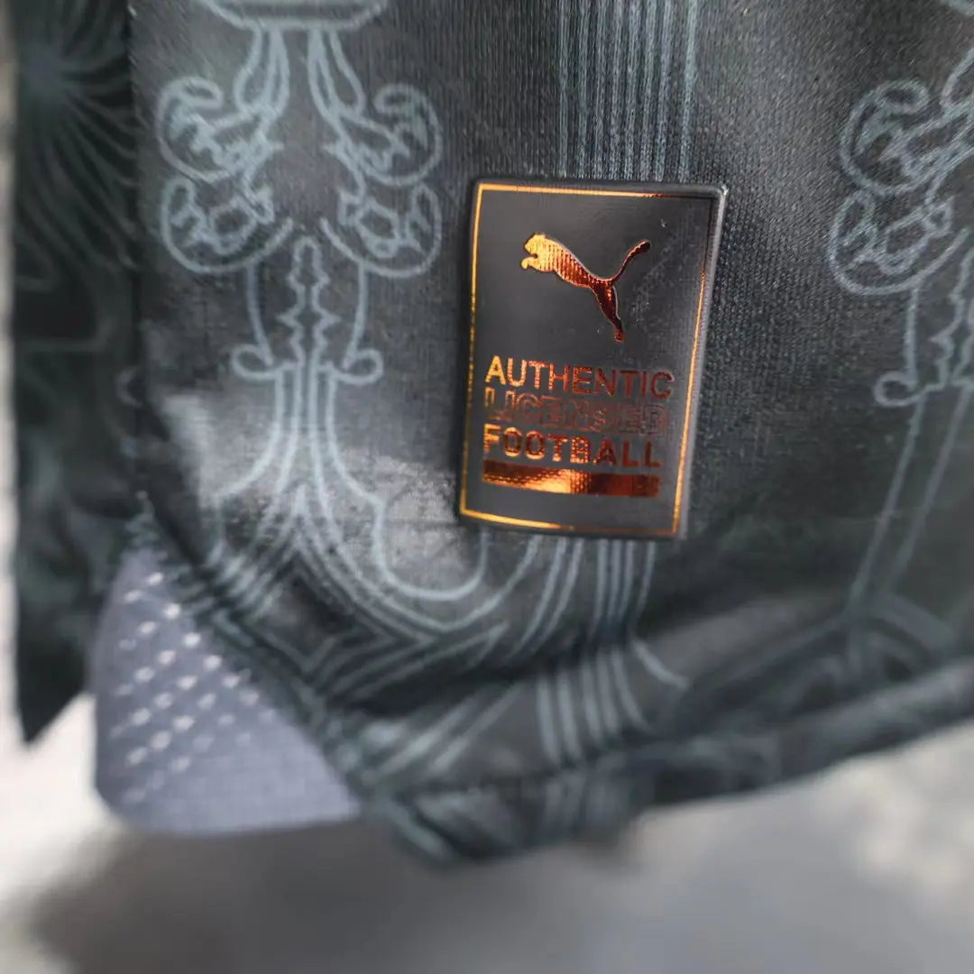MAILLOT AC MILAN EDITION PLEASURES FOURTH NOIR 2023/2024 Onze Maillots