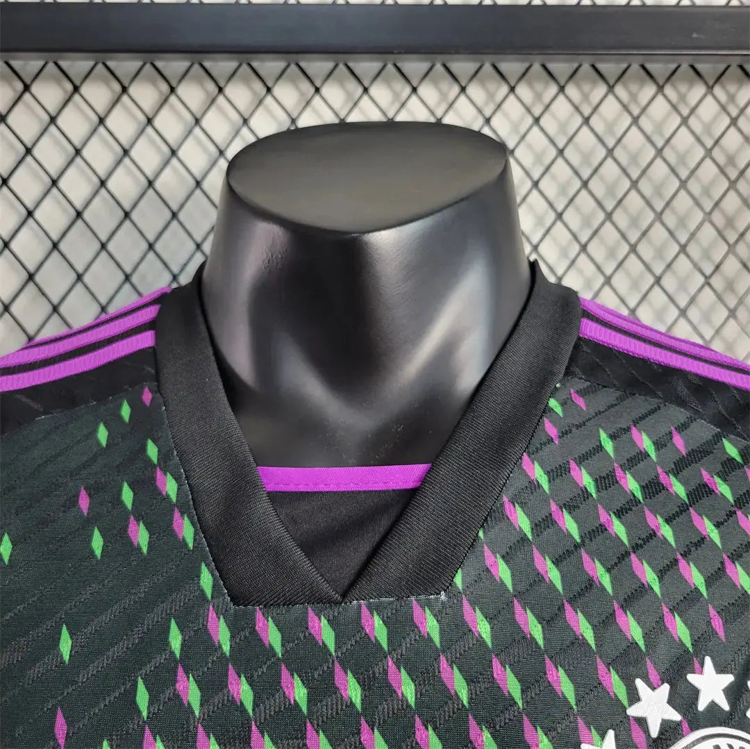 MAILLOT BAYERN MUNICH EDITION SPECIALE 2023/2024 Onze Maillots