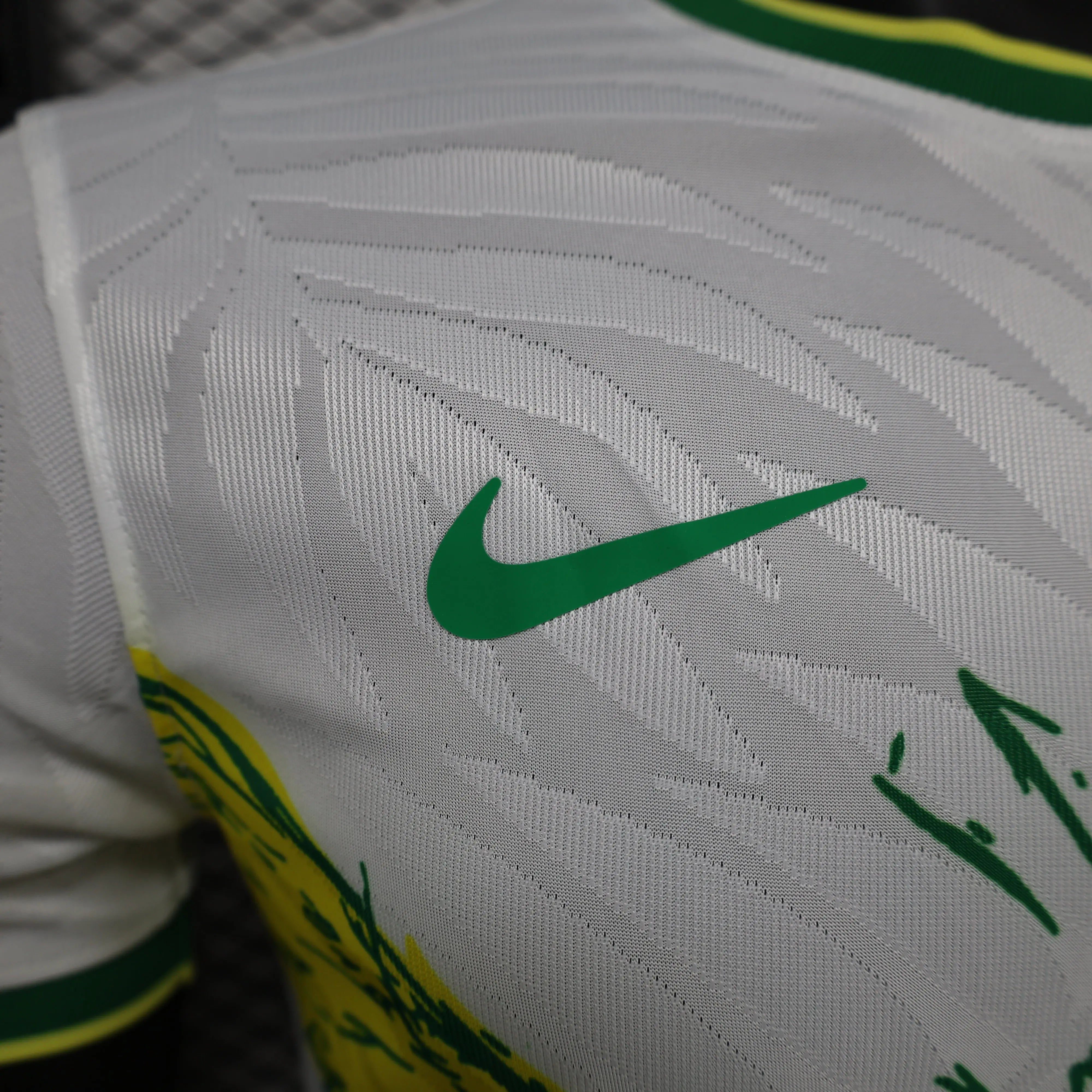ÉDITION SPÉCIALE PIGEON BLANC DU BRÉSIL Onze Maillots