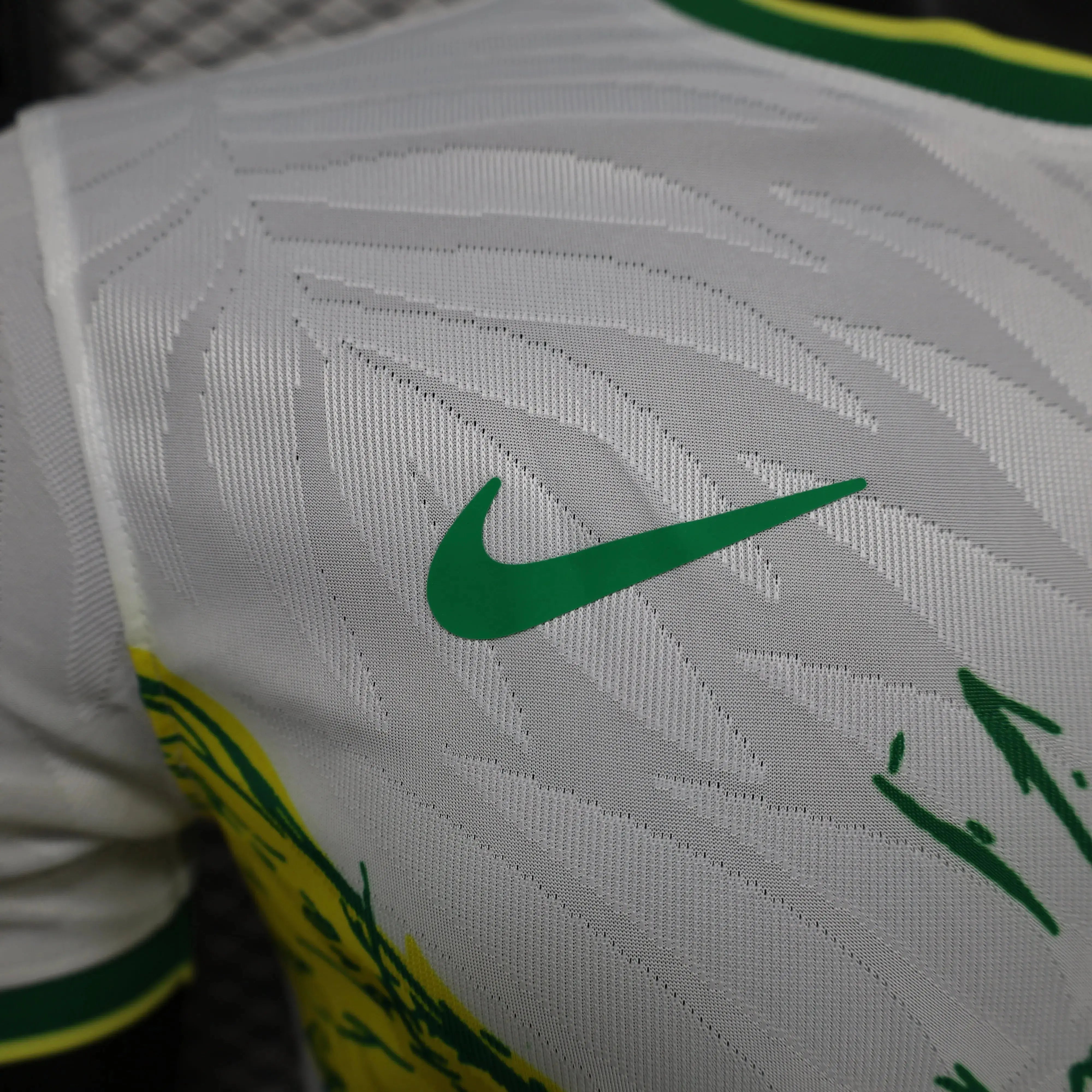 ÉDITION SPÉCIALE PIGEON BLANC DU BRÉSIL Onze Maillots