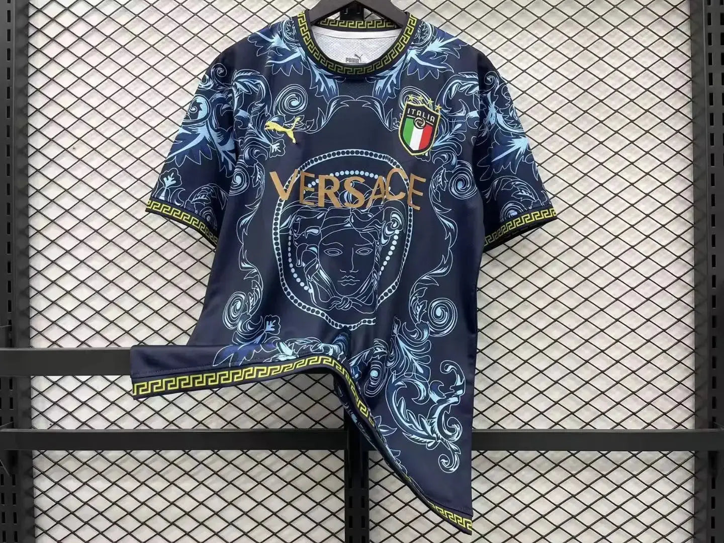 MAILLOT ITALIE CONCEPT EDITION VERSACE BLEU 2023/2024 Onze Maillots