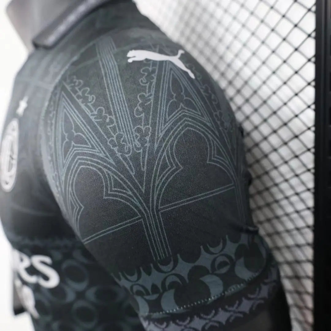 MAILLOT AC MILAN EDITION PLEASURES FOURTH NOIR 2023/2024 Onze Maillots