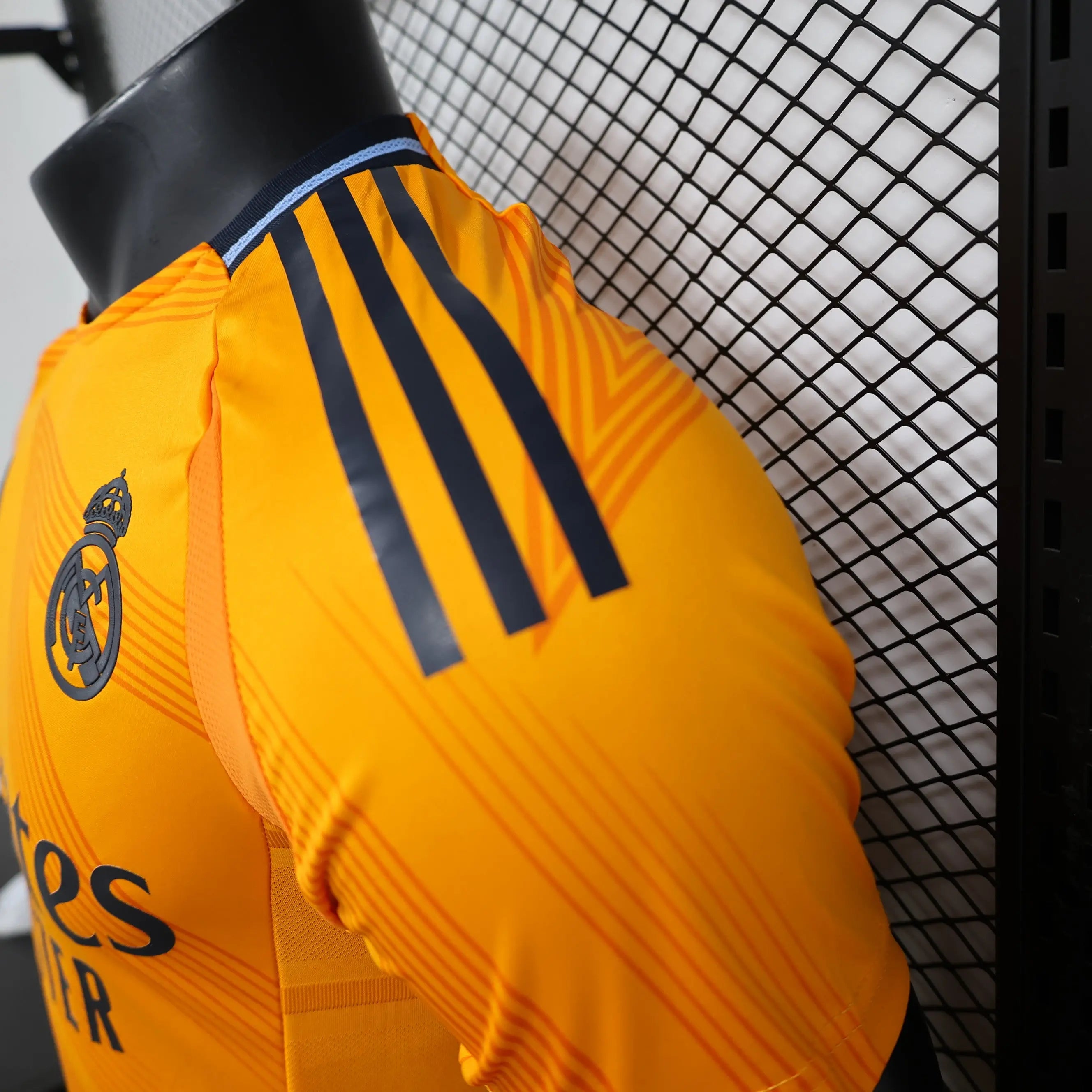 MAILLOT REAL MADRID EXTERIEUR 2024/2025 Onze Maillots