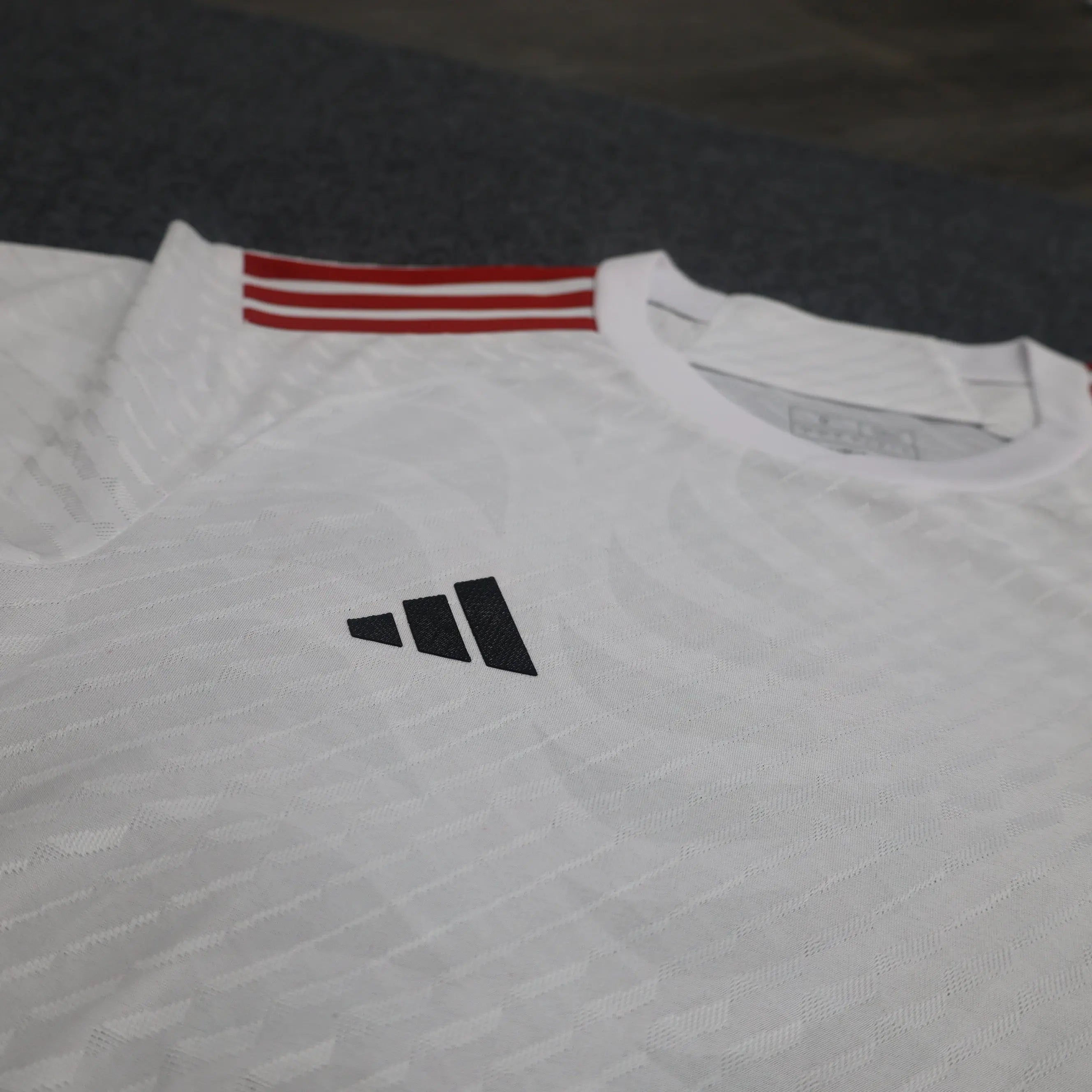 MAILLOT FLAMENGO EXTERIEUR 2024/2025 Onze Maillots