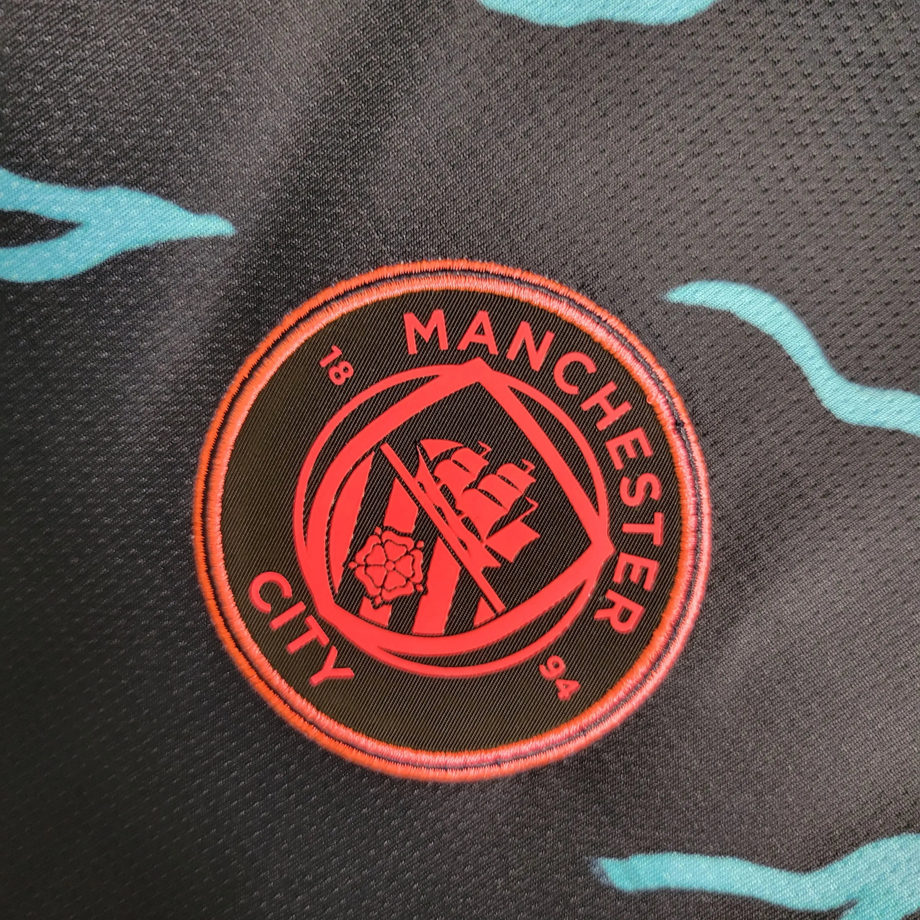 MAILLOT MANCHESTER CITY EXTÉRIEUR 2023/2024 VERSION MANCHES LONGUES - MODAFOOT