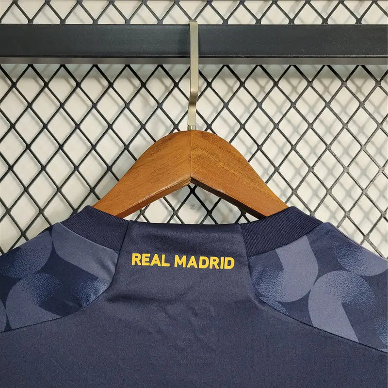 MAILLOT REAL MADRID EXTÉRIEUR 2023/2024 VERSION MANCHES LONGUES - MODAFOOT