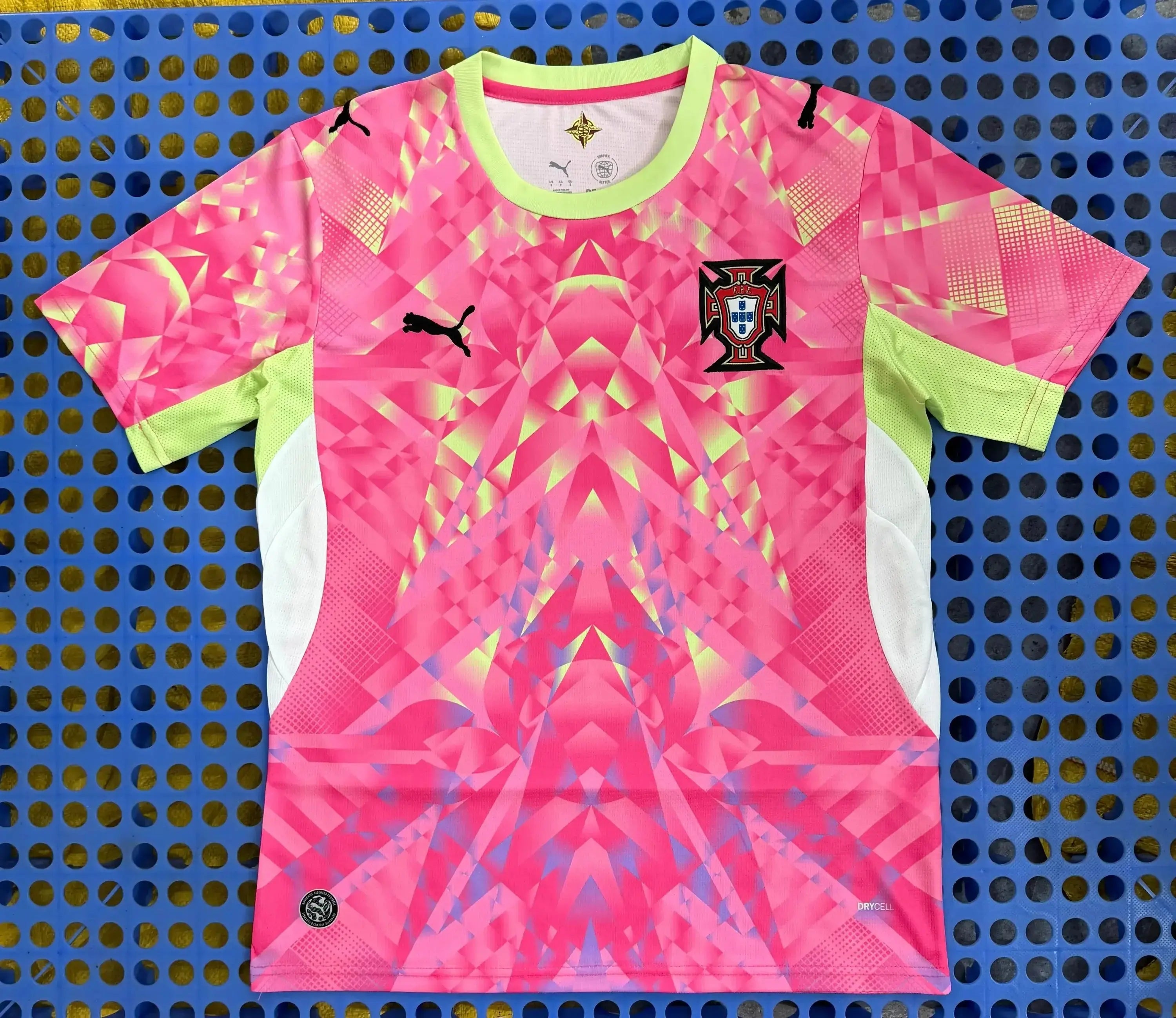 Maillot Portugal Concept Rose 2026/27 MODAFOOT